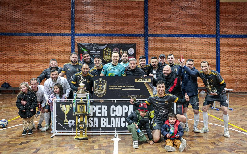 Equipe canelense Bola 8/R7 é campeã da Super Copa Casa Blanca