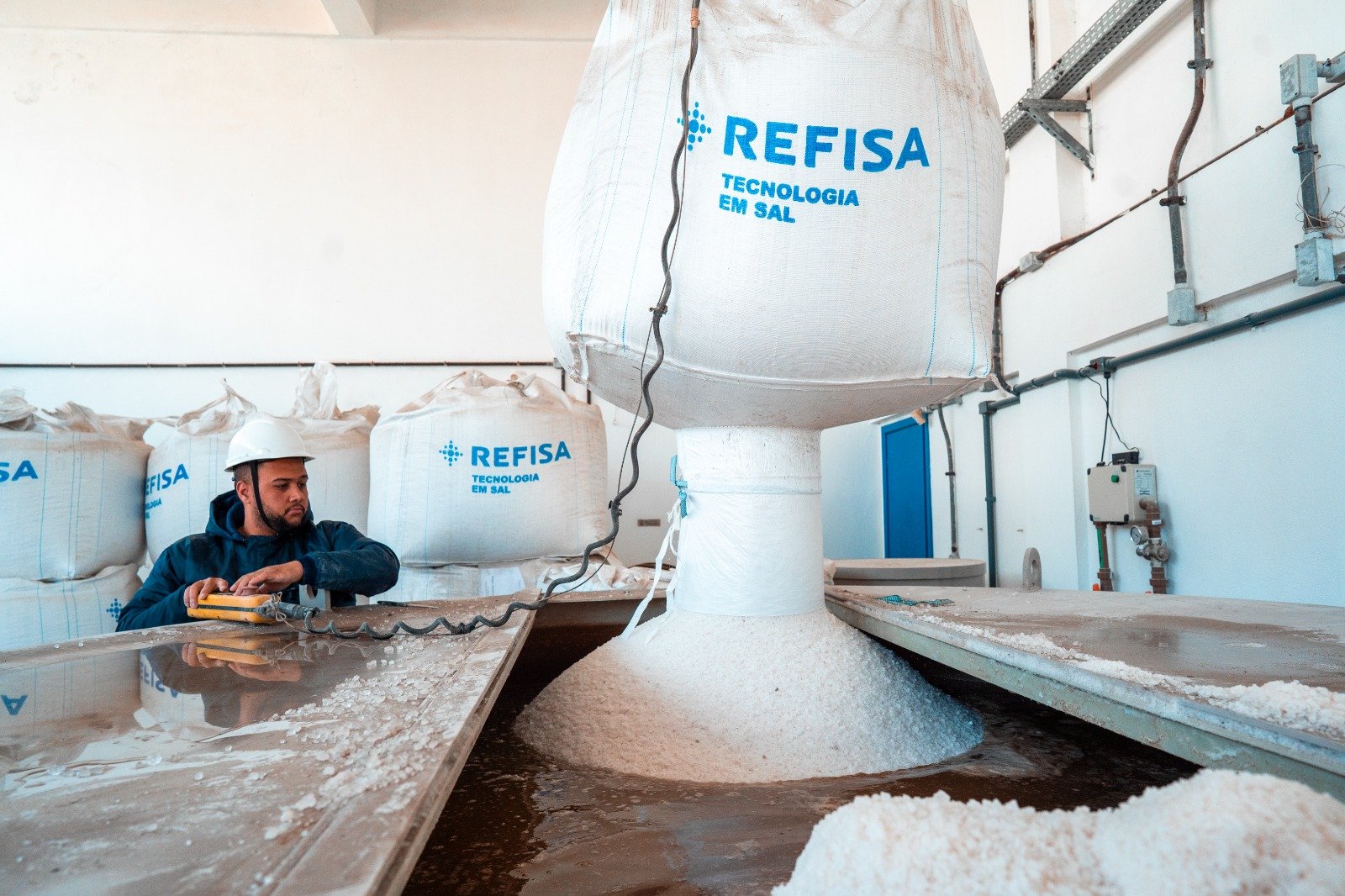 EM CANOAS: Corsan moderniza tratamento de água