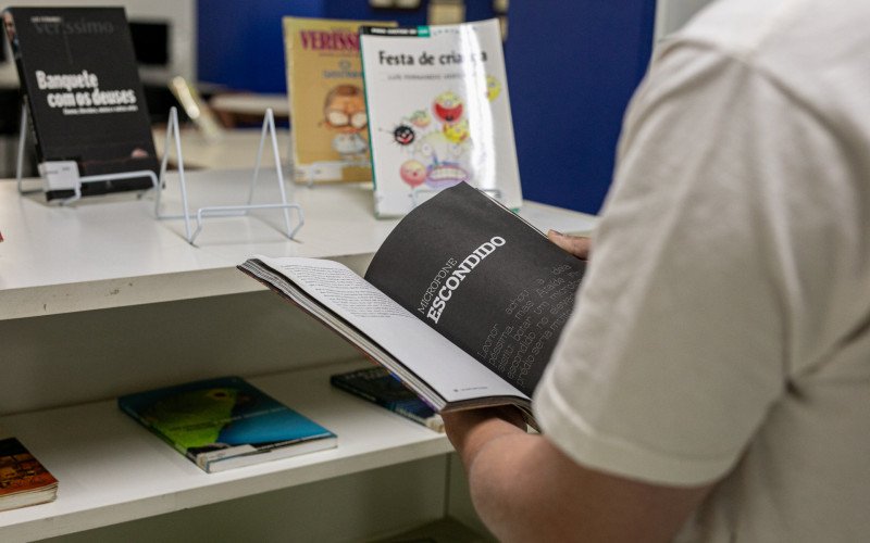 Livros de Luis Fernando Verissimo estão expostos na Biblioteca | abc+