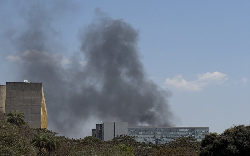 Banheiro químico explode e pega fogo em Brasília | abc+