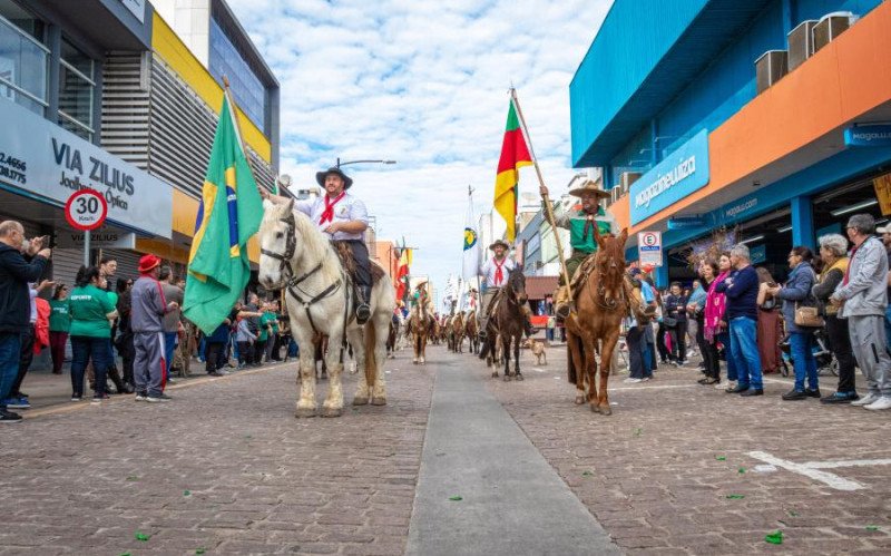Desfile Farroupilha em São Leopoldo ocorrerá na Rua Independência neste sábado (20)