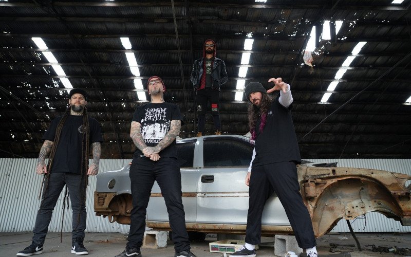 Quarteto porto-alegrense formado em 2016 faz som visceral que mistura punk e metal | abc+