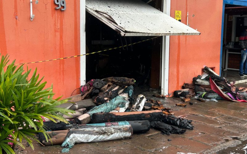 Incêndio atinge empresa de componentes para calçados em Novo Hamburgo