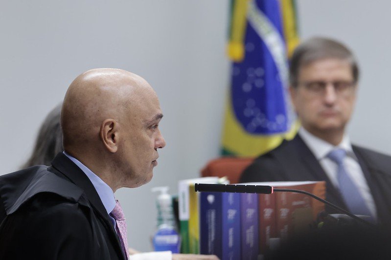 "Bolsonaro instigou milhares de pessoas contra o STF", diz Moraes