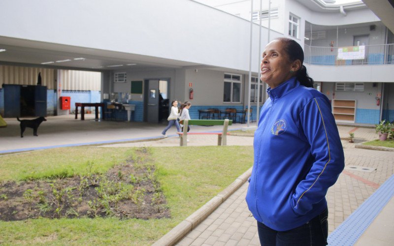A diretora Taís não esconde o orgulho em ver a escola | abc+