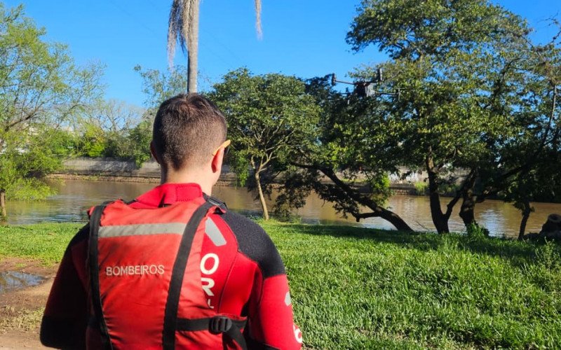 Bombeiros fazem buscas por Maria Therezinha Selistre nas proximidades do Rio do Sinos