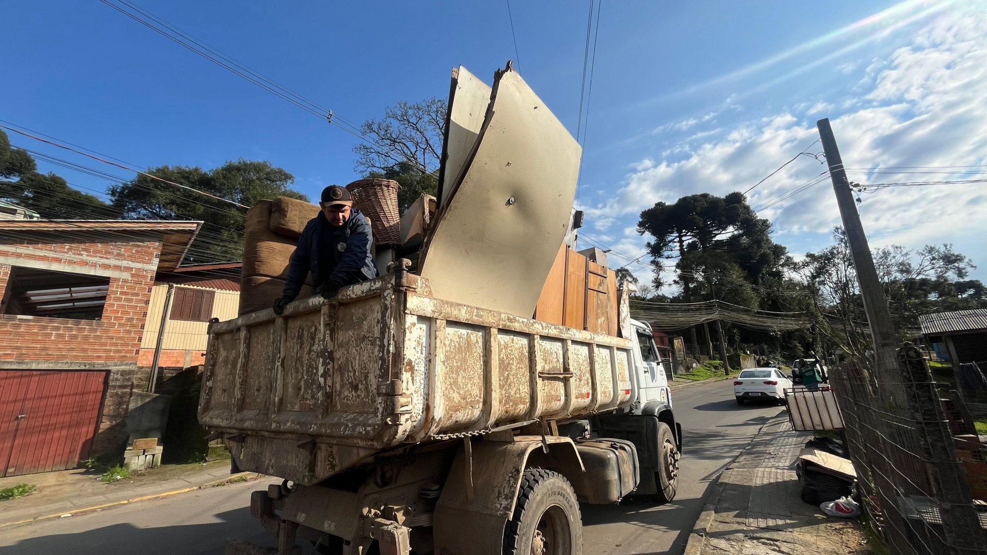 Ação de bota-fora contemplará com retirada de resíduos em mais dois bairros de Canela no sábado; veja itinerário