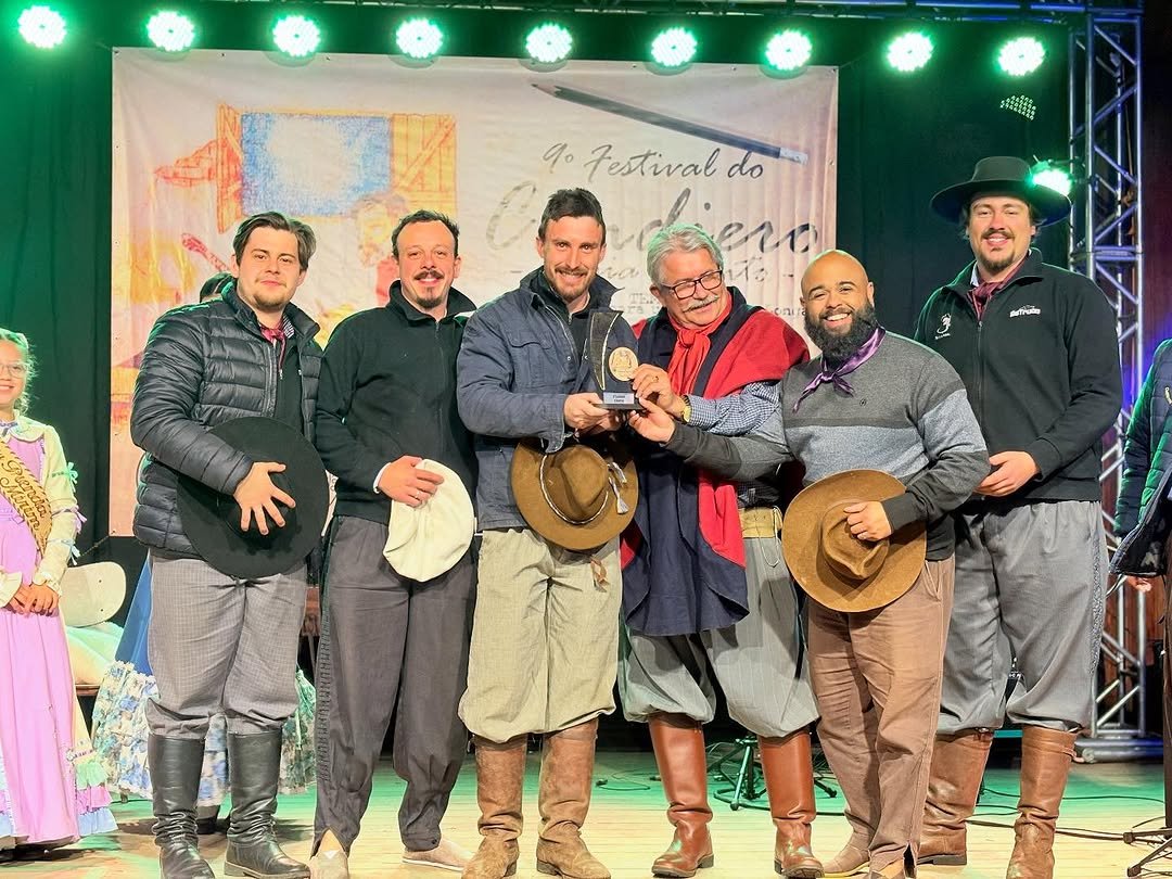 Canção de grupo canelense conquista segunda colocação no Festival do Candieiro em Uruguaiana