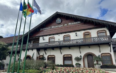 Prefeitura de Gramado abre processo seletivo com vagas com remuneração entre R$ 2,3 mil e R$ 7,1 mil