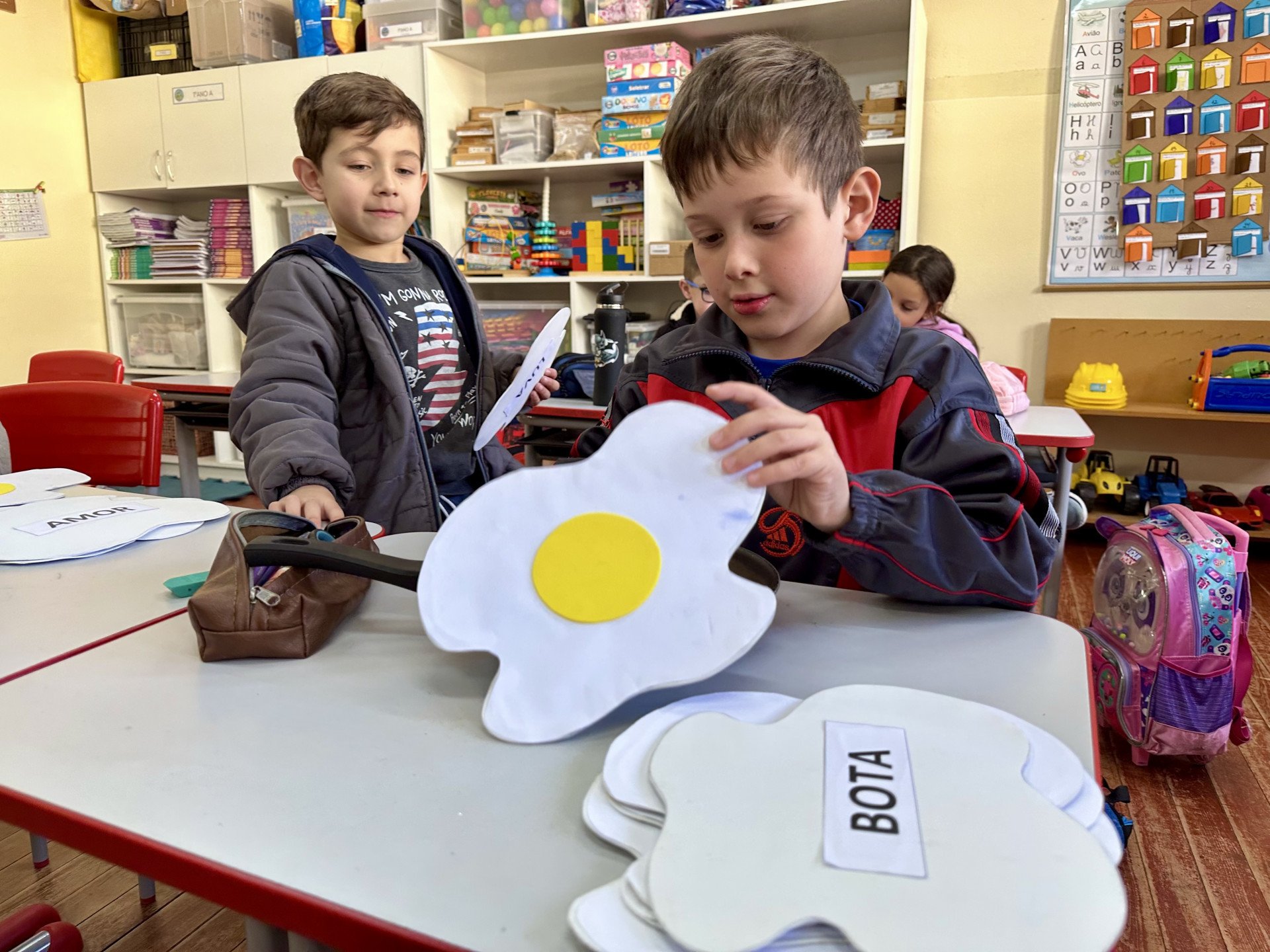 Gramado desenvolve projetos para fortalecer alfabetização e criançada aprende brincando