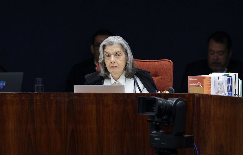 Julgamento de Bolsonaro: Voto de Cármen Lúcia pode formar maioria para condenar ex-presidente