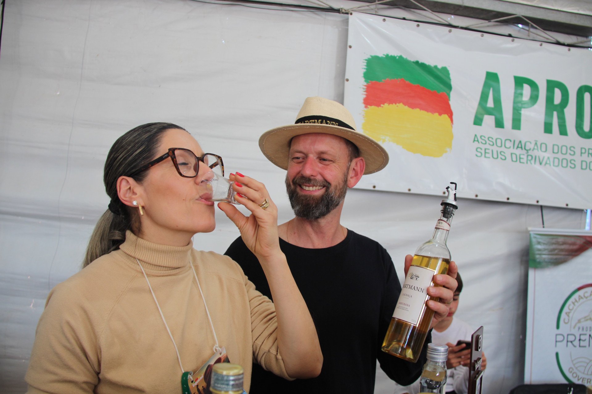 Fiel aos processos, cachaça daqui conquista prêmios e paladares