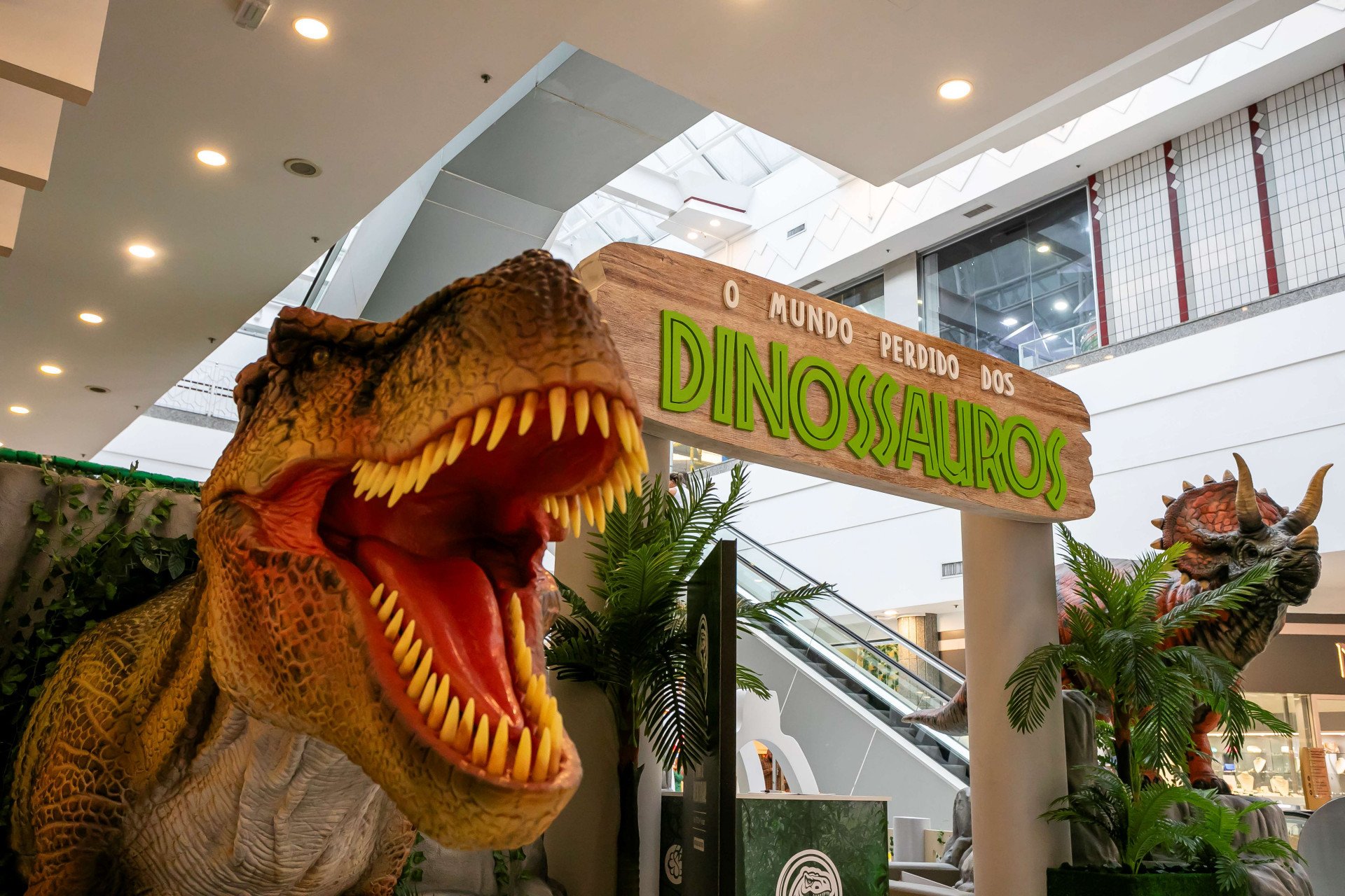 Mundo Perdido dos Dinossauros invade o Bourbon Shopping Novo Hamburgo até o Dia das Crianças