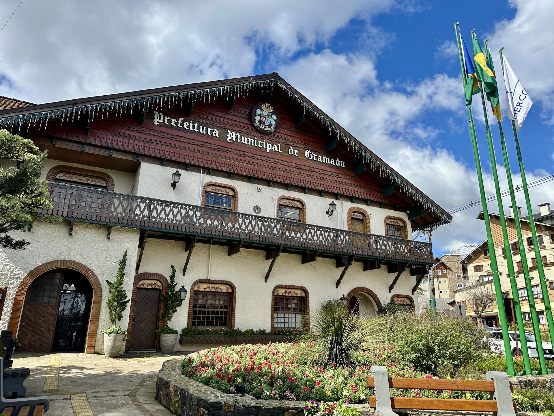 Prefeitura de Gramado abre processo seletivo para contratar estagiários com bolsa-auxílio de até R$ 1,3 mil