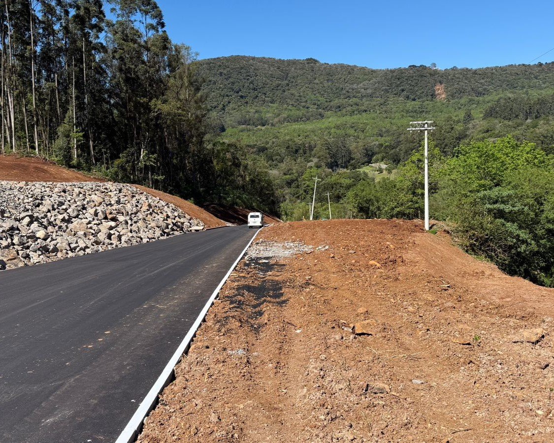 Obras de recuperação e reconstrução da estrada da Linha 28 são concluídas