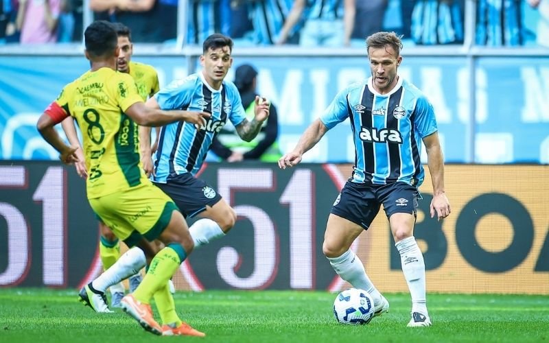 Com a Arena cheia, Grêmio perde para o Mirassol na reestreia do volante Arthur