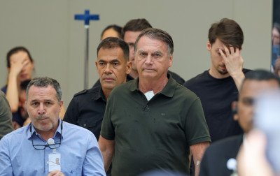Moraes nega pedido de concessão de prisão domiciliar humanitária a Bolsonaro