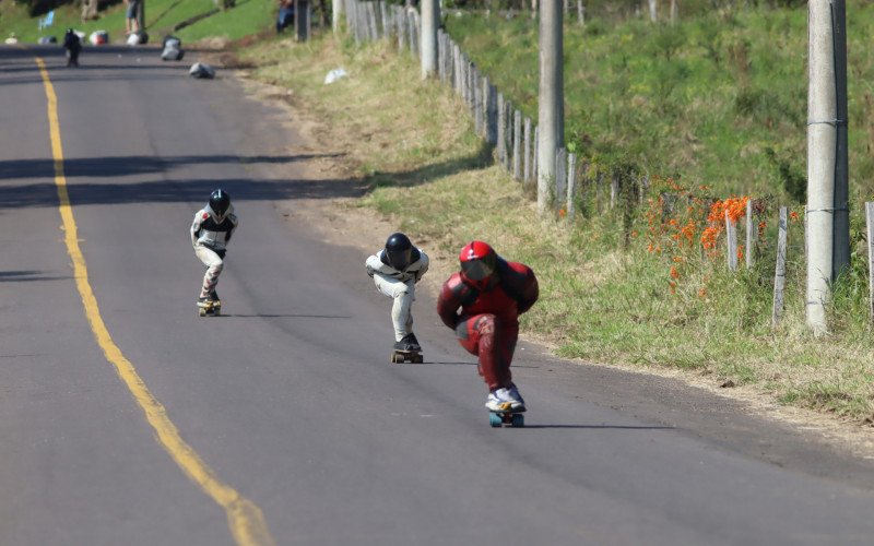 Cerca de 60 competidores voltaram a descer a ladeira de São João do Deserto, na Lomba Grande