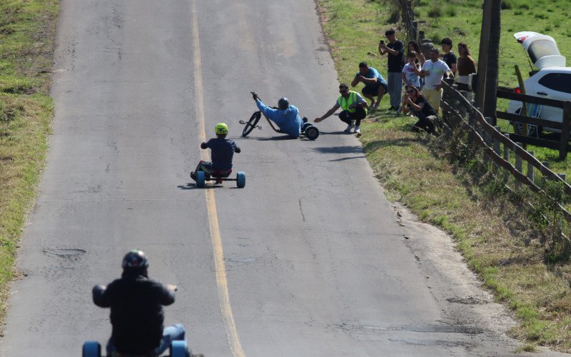 Cerca de 60 competidores voltaram a descer a ladeira de São João do Deserto, na Lomba Grande