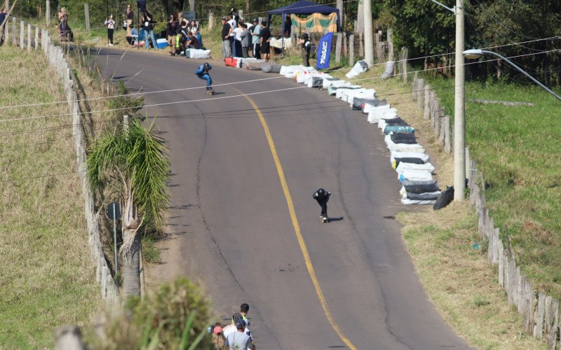 Cerca de 60 competidores voltaram a descer a ladeira de São João do Deserto, na Lomba Grande