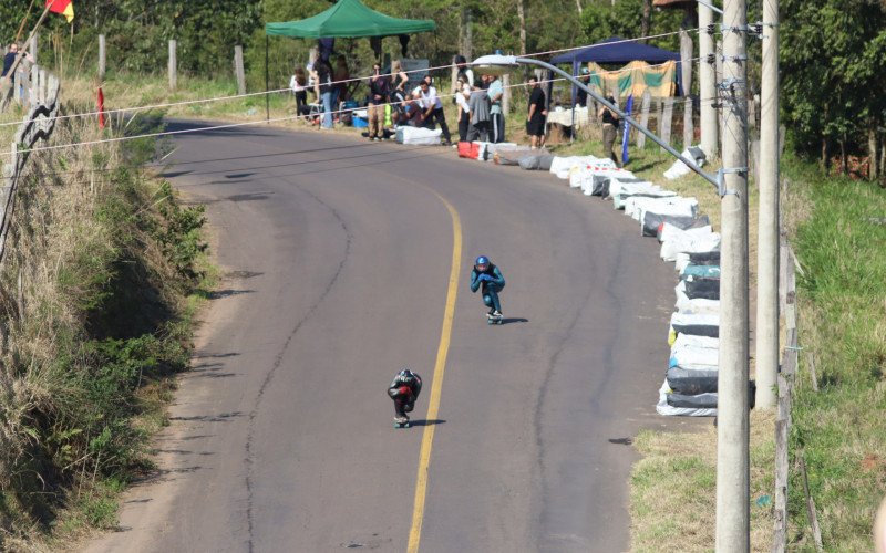 Cerca de 60 competidores voltaram a descer a ladeira de São João do Deserto, na Lomba Grande