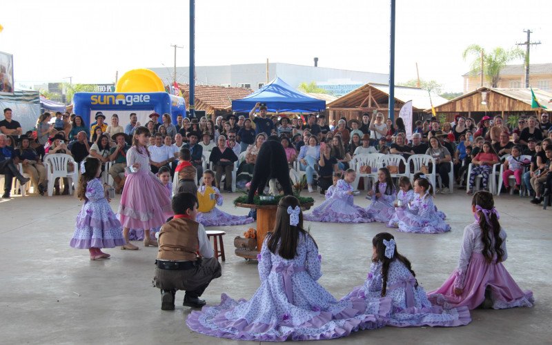 Encontro de Invernadas com apresentações artísticas dos CTGs da 22ª Região