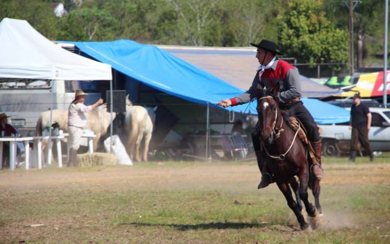 Rodeio de Vaca Mecânica na Semana Farroupilha de Parobé