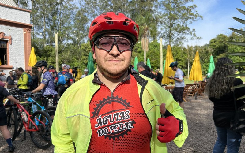 Denilson Duarte, conhecido como Adrenalina, trouxe 10 integrantes da sua equipe de Gravataí para participar do Pedal do Léo em Ivoti
