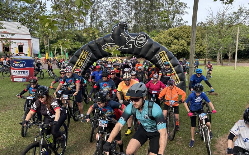 Pedal do Léo reuniu em torno de 250 ciclistas para mais uma edição do evento em homenagem ao ciclista Leonardo Schallenberger, que morreu em 2018 vítima de leucemia 