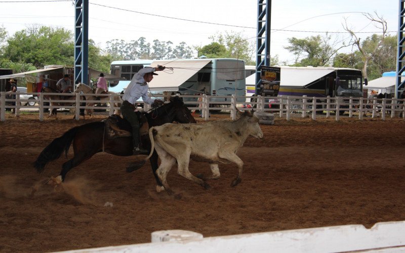 Domingo foi de rodeio na Semana Farroupilha de Canoas | abc+