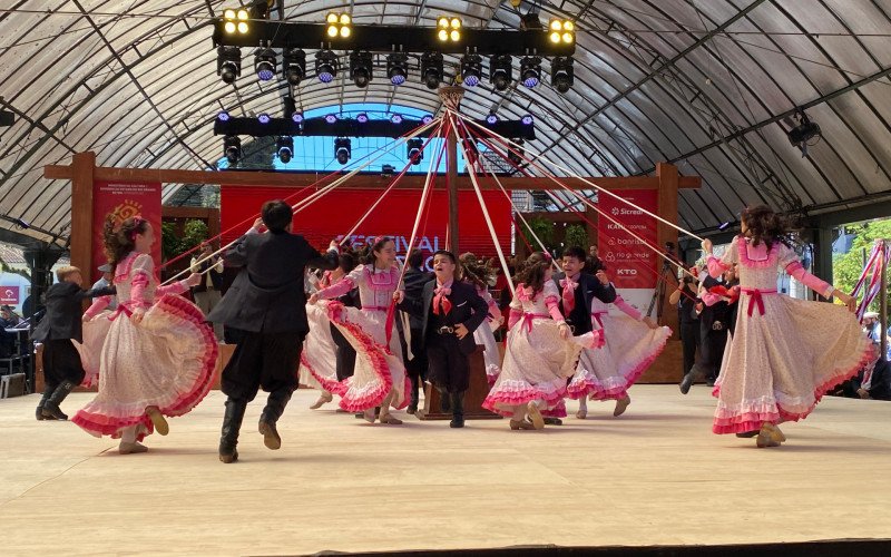 Dança Rio Grande foi atração no final de semana do Festival Gaúcho
