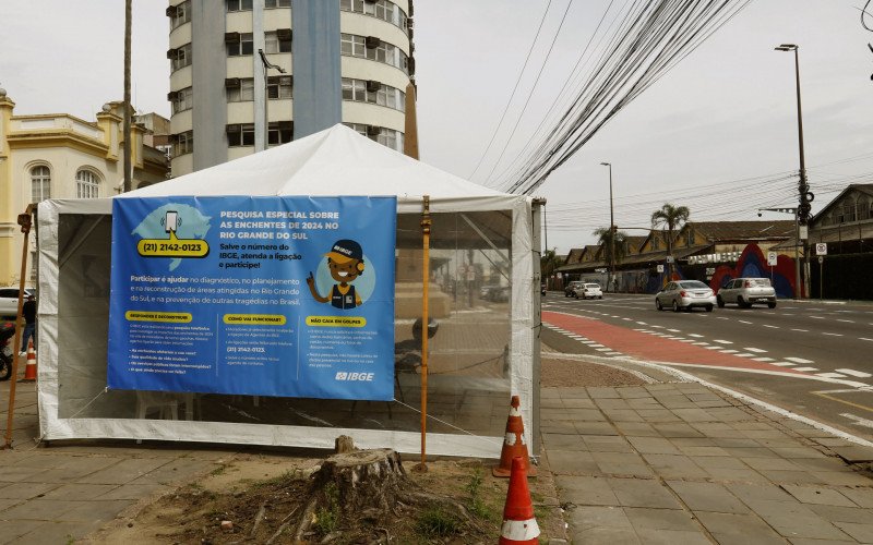 IBGE instalou um ponto de informação sobre a pesquisa na Secretaria da Fazenda, em Porto Alegre | abc+