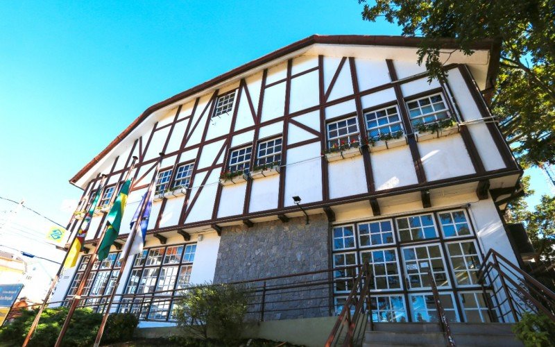 Prefeitura de Nova Petrópolis vai à Justiça contra turista que chamou cidade de "fascistinha" nas redes sociais
