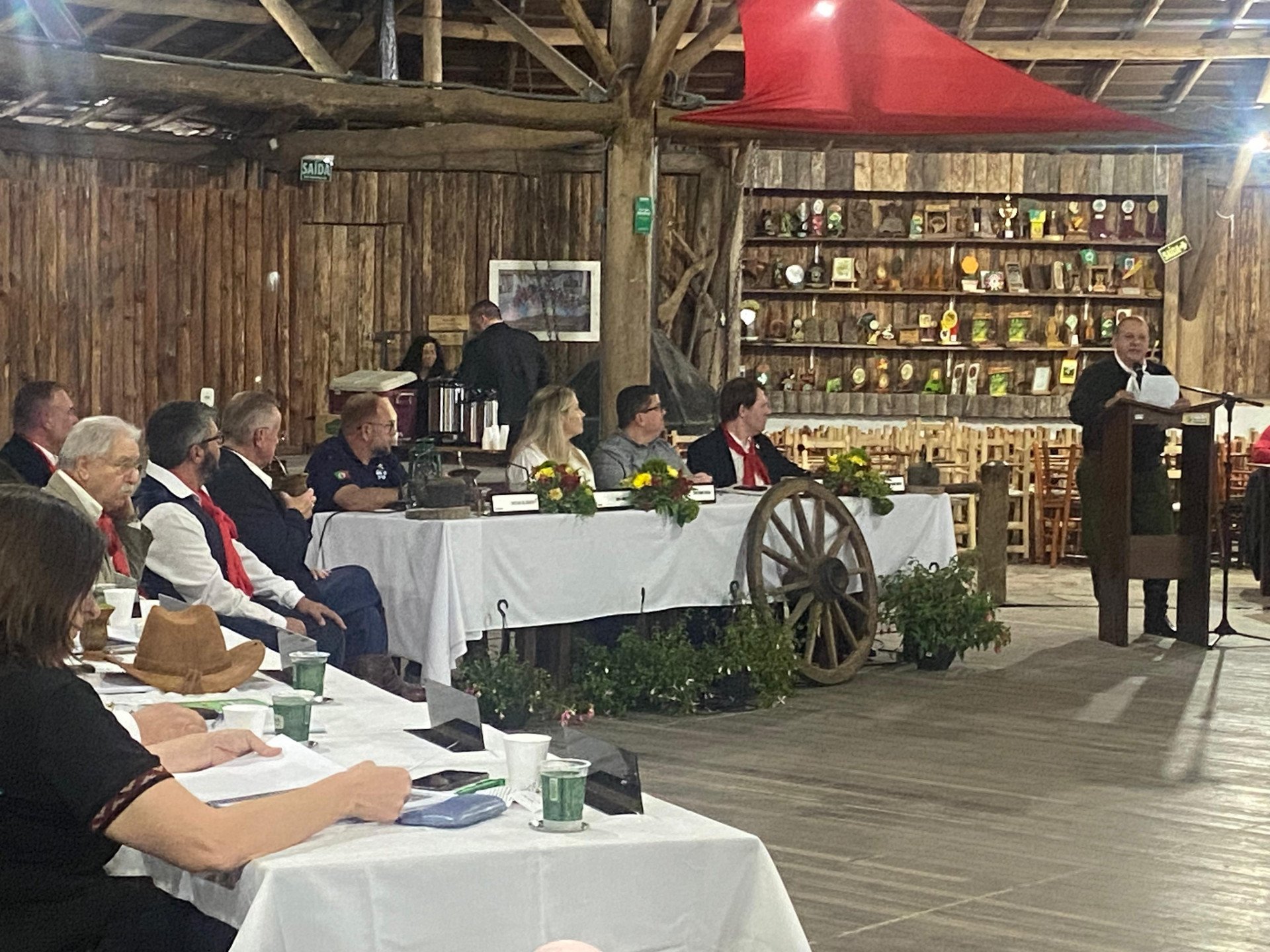 Câmara celebra Semana Farroupilha com sessão especial no CTG Terra Nativa