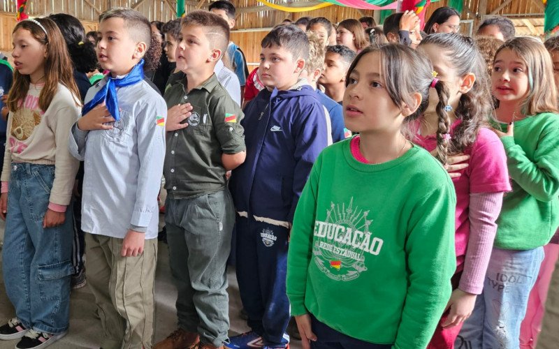 Acampamento farroupilha da ATGF, na Feitoria, recebeu alunos nesta terça-feira (16)