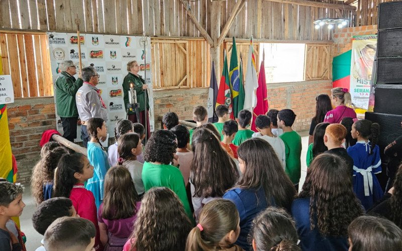 Acampamento farroupilha da ATGF, na Feitoria, recebeu alunos nesta terça-feira (16)