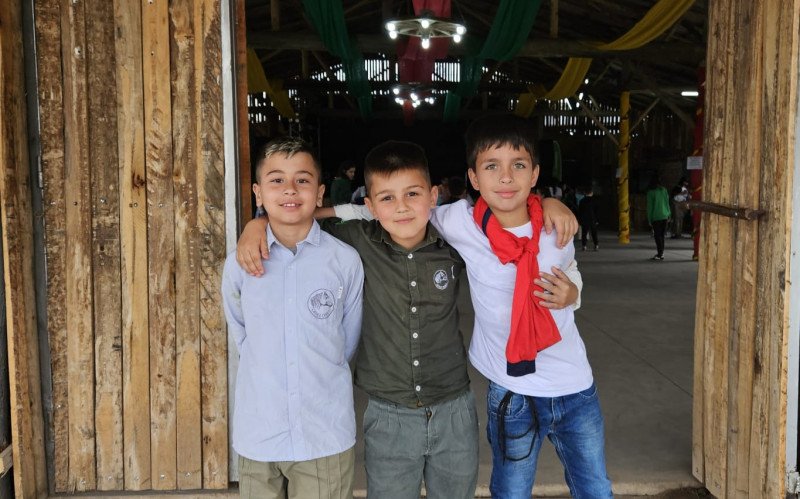 Acampamento farroupilha da ATGF, na Feitoria, recebeu alunos nesta terça-feira (16) - Arthur Silva Dias, Gabriel e Arthur Rosa 