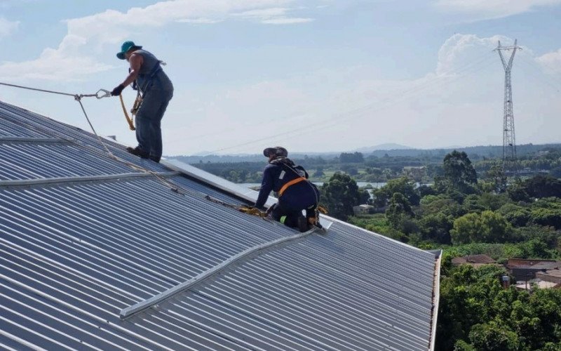 BYD doou 2.200 módulos fotovoltaicos para o Hospital Regional de São Jerônimo | abc+