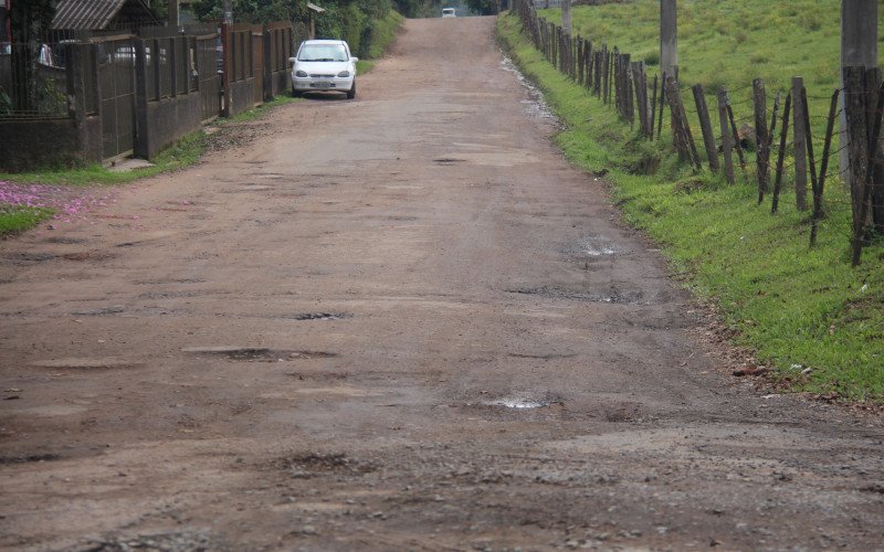 Entroncamento da rua João Aloysio Algayer com a Estrada Porto das Tranqueiras