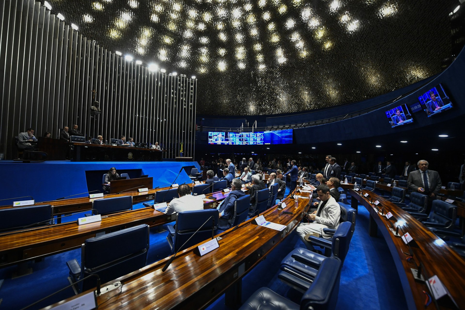 Câmara vota requerimento de urgência para projeto de anistia; assista