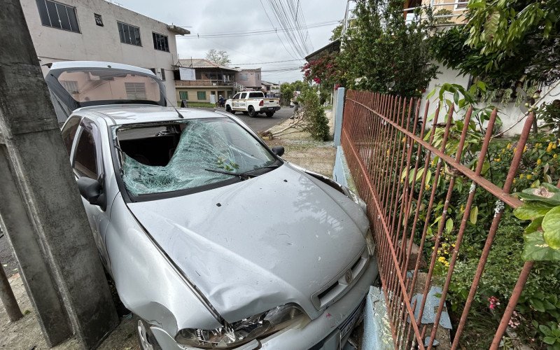 Ciclista foi atingido por carro no cruzamento das ruas Heron Domingues com Ingo Lampert. no Canudos