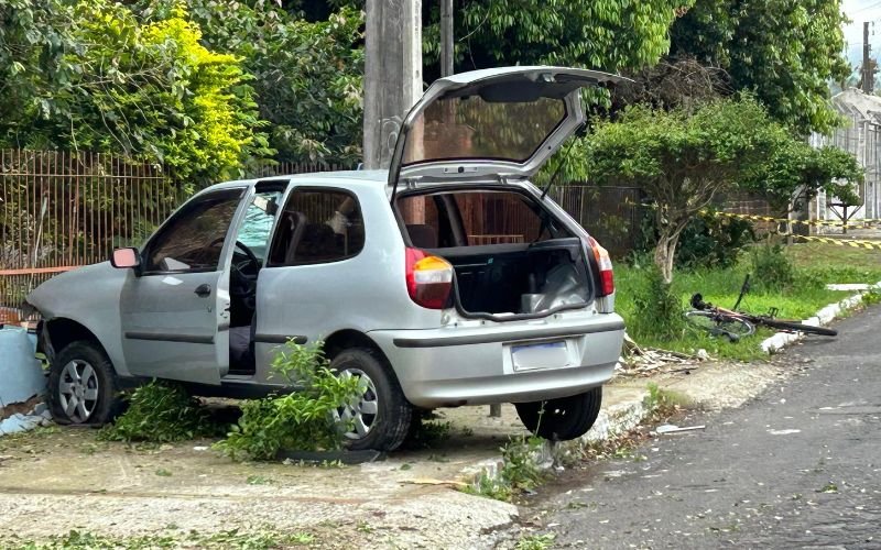Ciclista é atropelado por carro no bairro Canudos