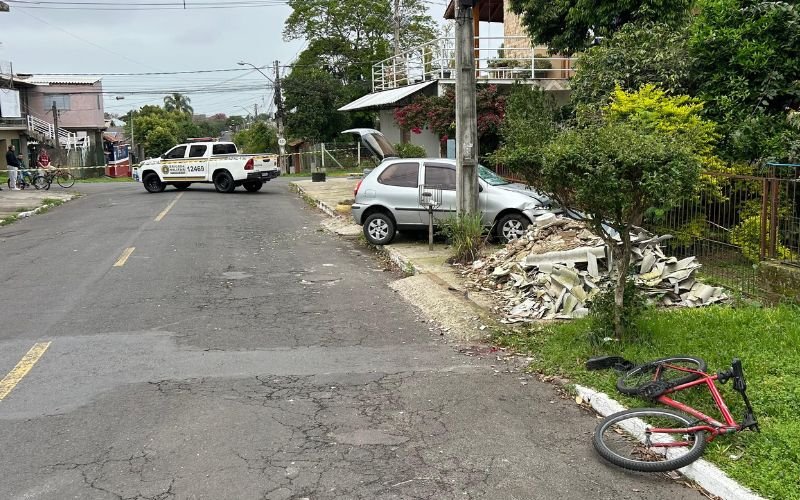 Ciclista é atropelado por carro no bairro Canudos