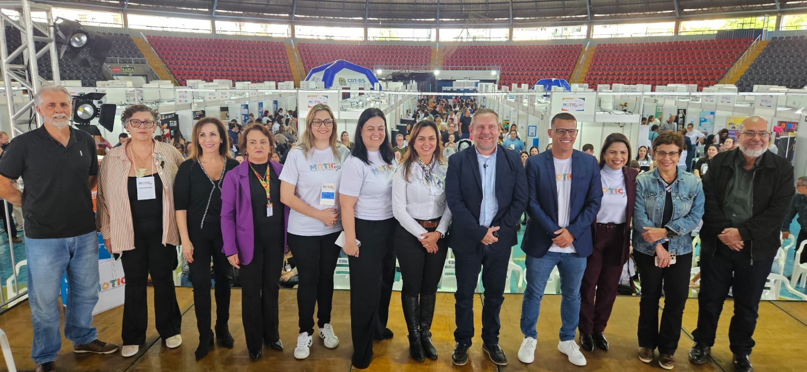 Abertura da Motic São Leo 2025, nesta terça-feira (16), contou com o prefeito Heliomar Franco e autoridades municipais