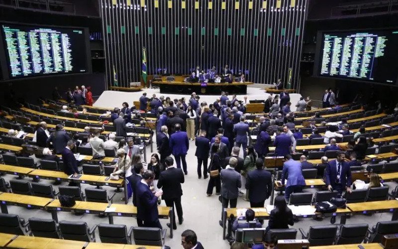 PEC DA BLINDAGEM: Câmara aprova texto que exige autorização para processar parlamentares com voto secreto