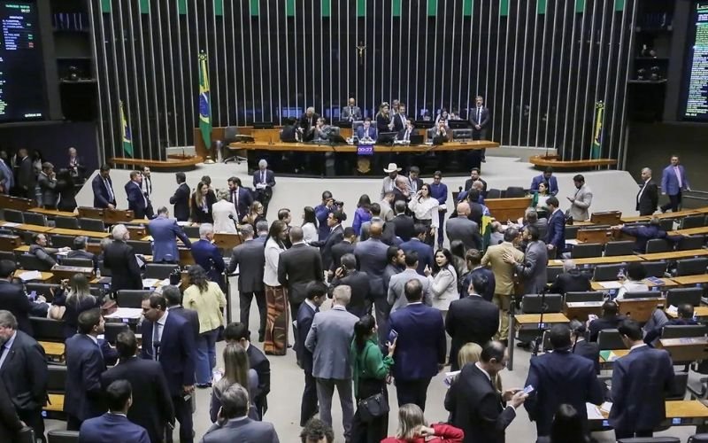Câmara aprova urgência para projeto de anistia; confira o placar