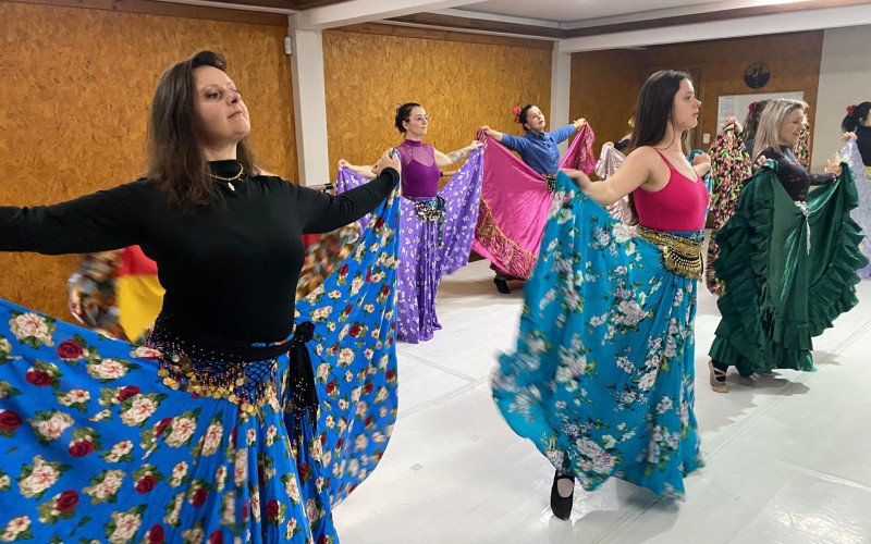 Dança cigana é modalidade ofertada em academia de dança de Canela