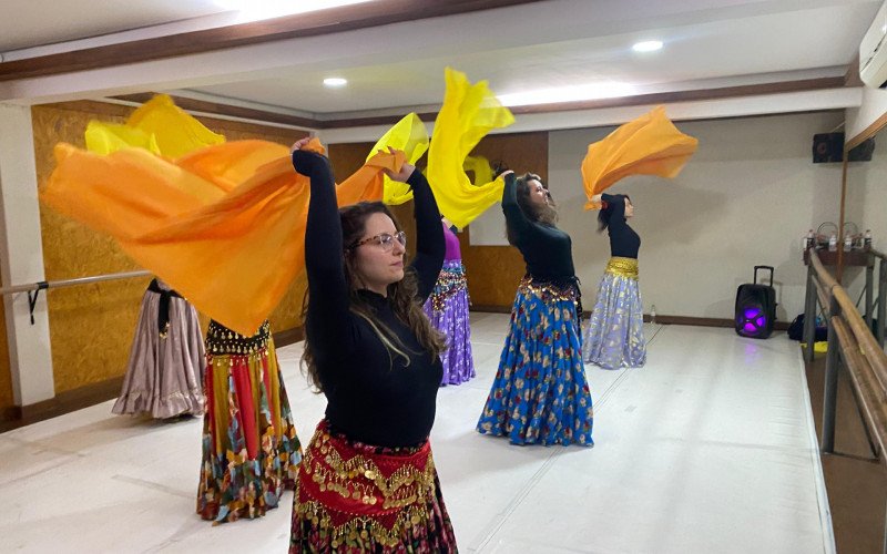 Dança cigana é modalidade ofertada em academia de dança de Canela