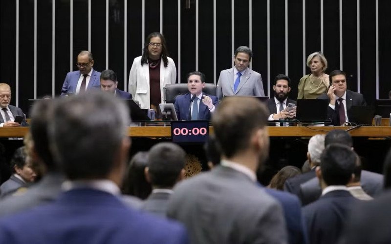 Diretório do PT de Novo Hamburgo repudia apoio à PEC da Blindagem e exige ação da direção nacional. | abc+