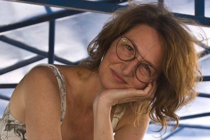 "Foram covardes comigo": Escritora, esposa de Peninha, acusa Feira do Livro de Canoas de censura ao ter participação cancelada